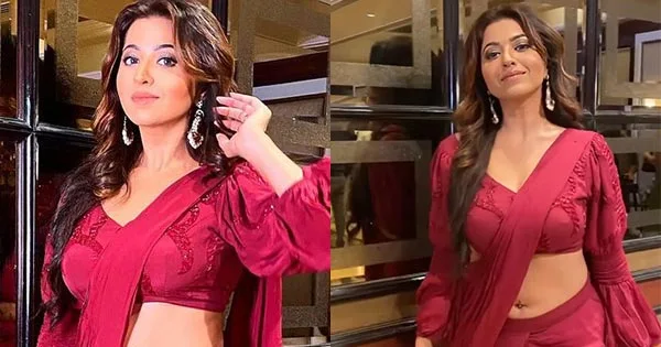 Ridhiema Tiwari looks stunning hot in this beautiful saree flaunting her pierced navel – see now.