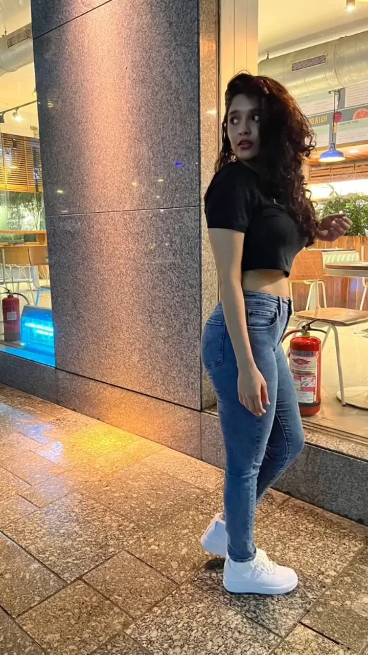 Ritika Singh curvy jeans top