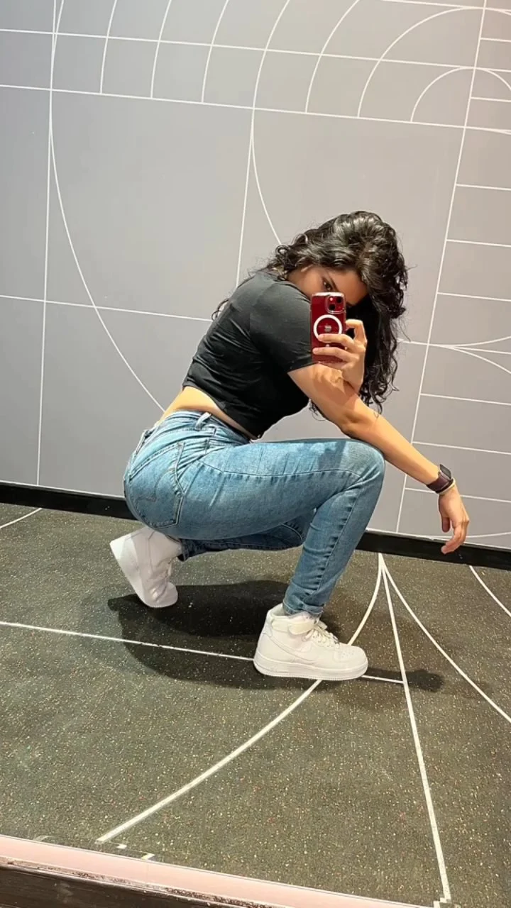 Ritika Singh curvy jeans top