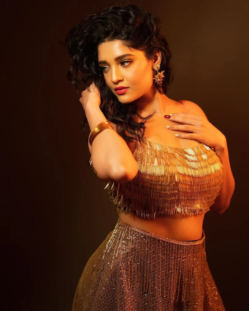 ritika singh golden outfit curvy thick actress