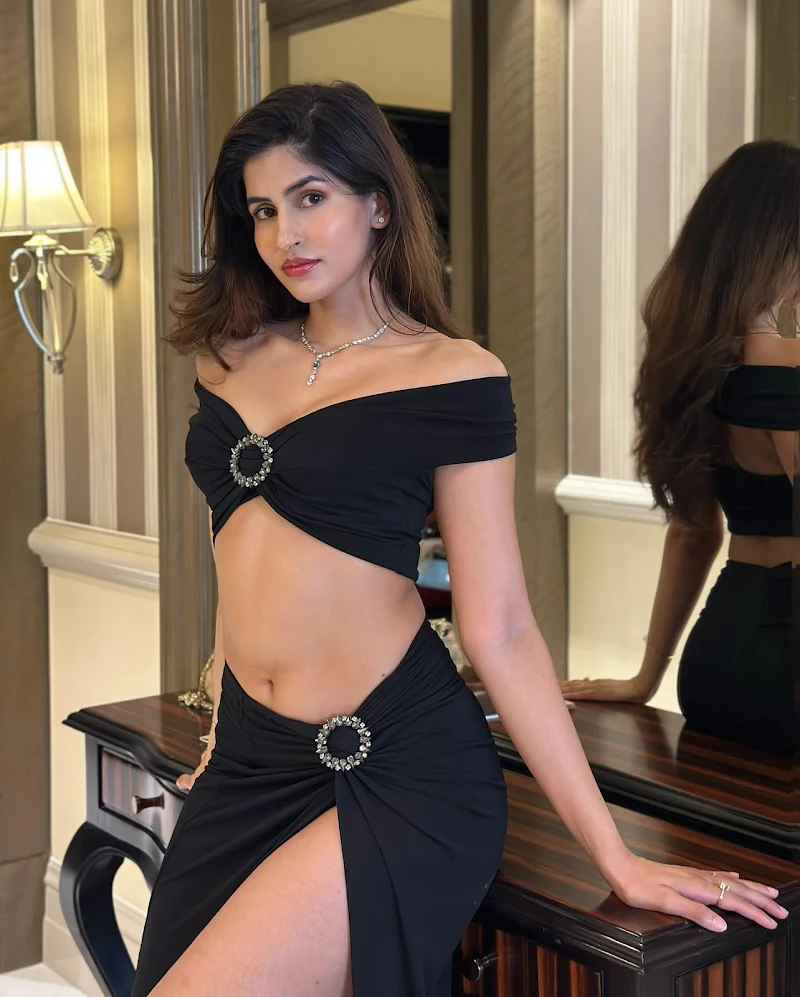 sakshi malik sexy legs black dress