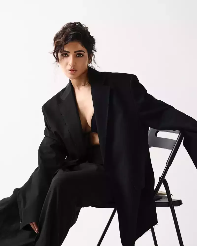 samantha ruth prabhu cleavage black bra blazer