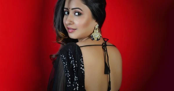 sana sheikh black backless saree hot tv actress