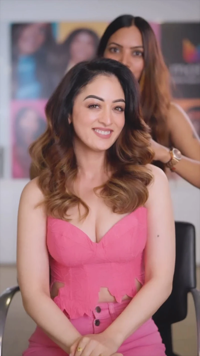 sandepa dhar cleavage pink outfit.jpg