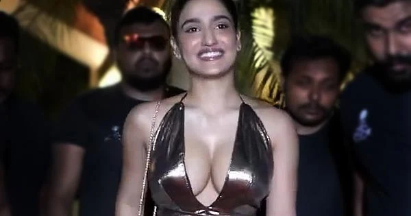 Saniya Iyappan put on a busty display in this metallic look dress – see now.