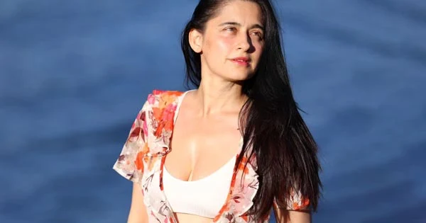 Fighter actress, Sanjeeda Shaikh, in white bralette with beachwear looks breathtaking – see now.