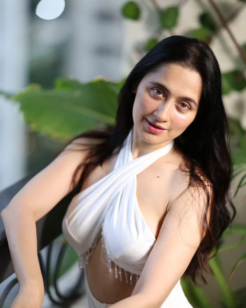 Sanjeeda Shaikh white oufit hot actress