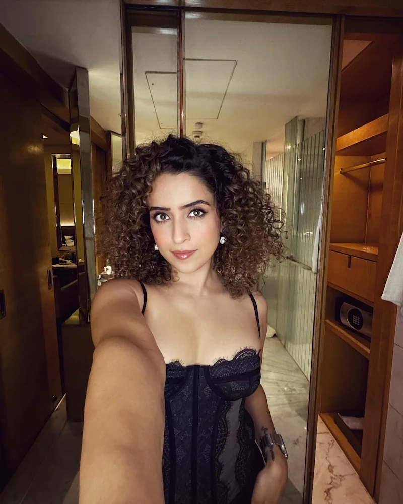 sanya malhotra lace black top