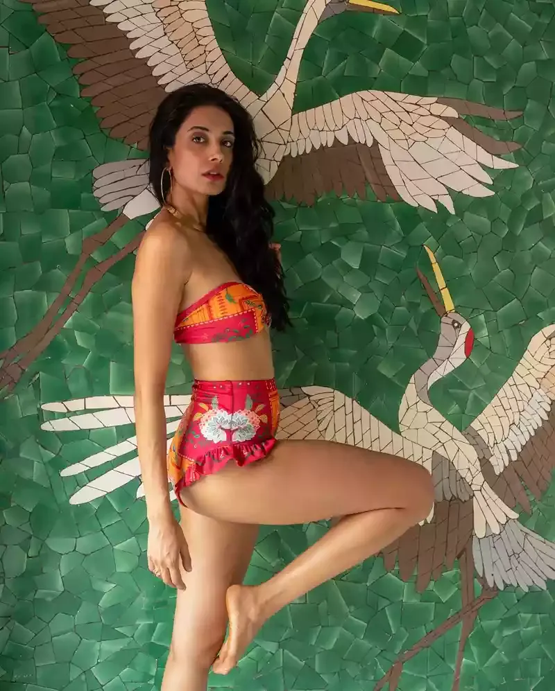 sarah jane dias bikini sexy body