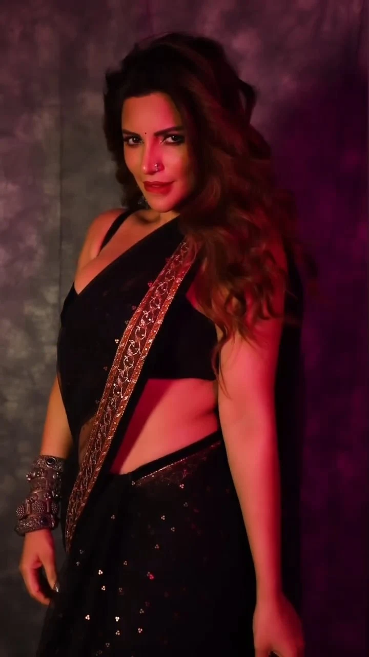 Shama Sikander black saree hot actress