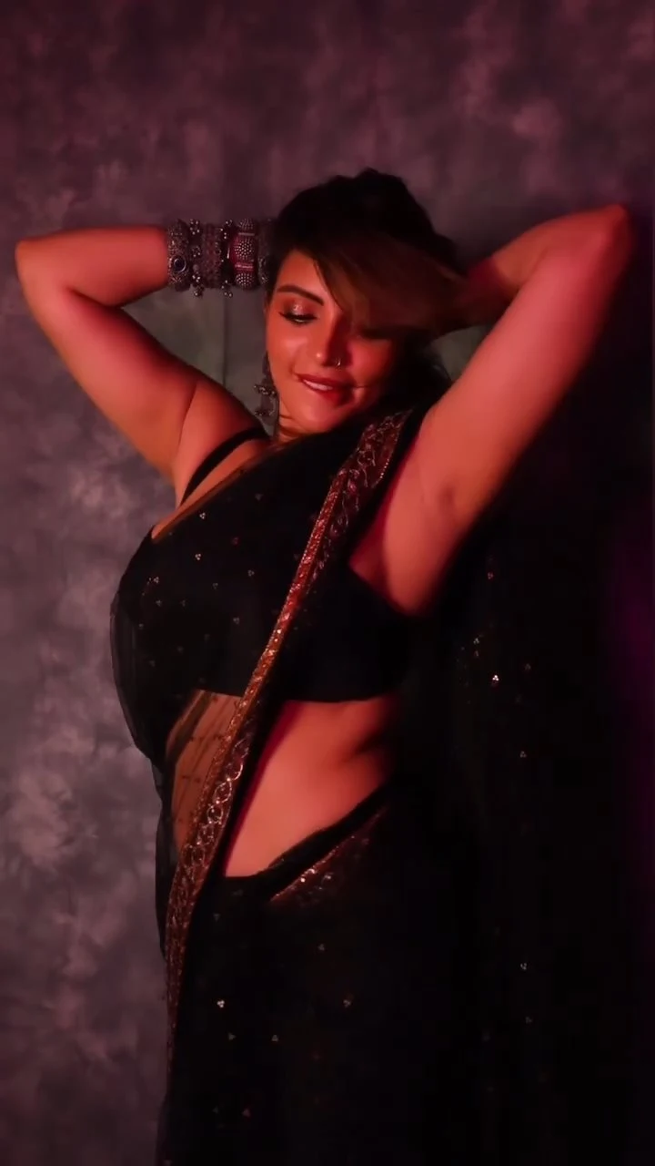 Shama Sikander black saree hot actress