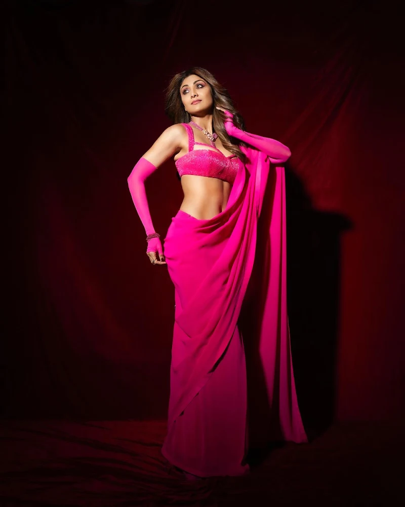 shilpa shetty pink saree slim figure navel