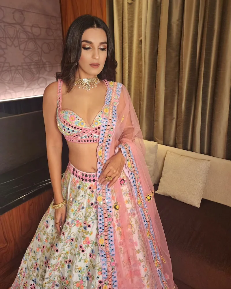 shiny doshi cleavage pink lehanga