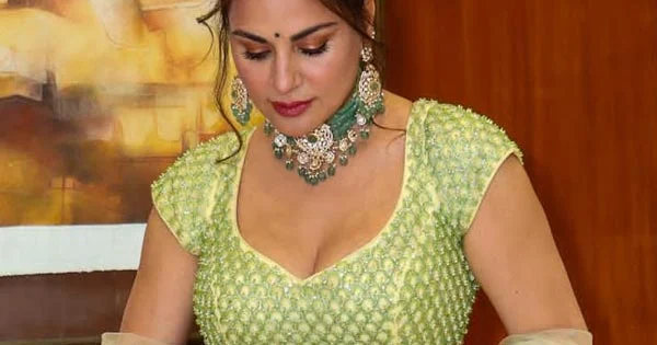 Shraddha Arya in this lehanga with plunging neckline blouse looked simply stunning.