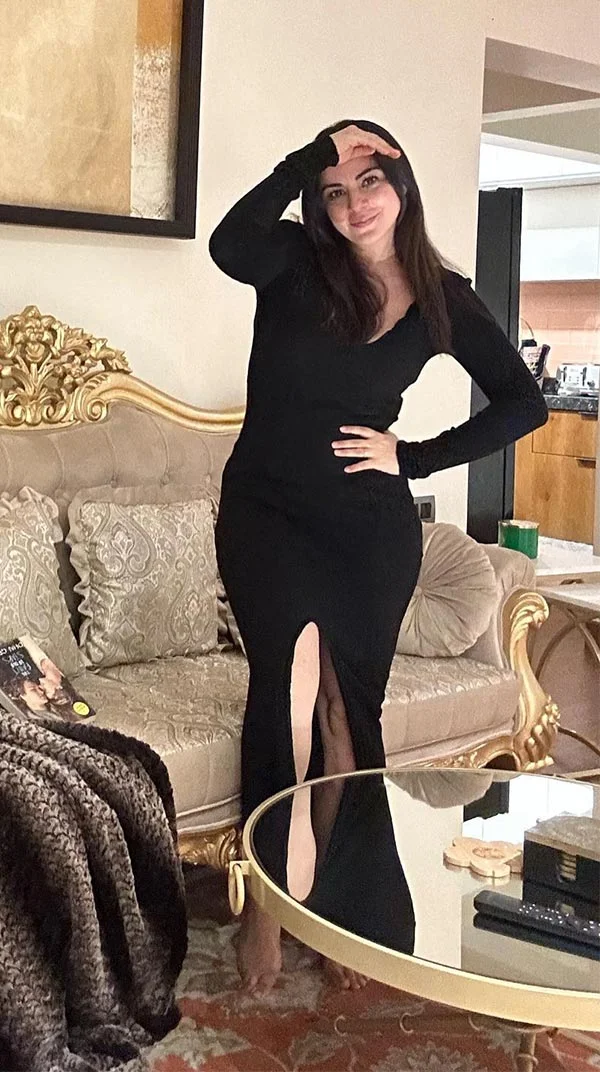 shraddha arya sexy legs black dress preeta hot pics