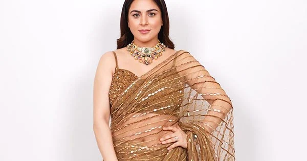 Shraddha Arya’s stunning hot avatar in sheer saree wins fans – see now.