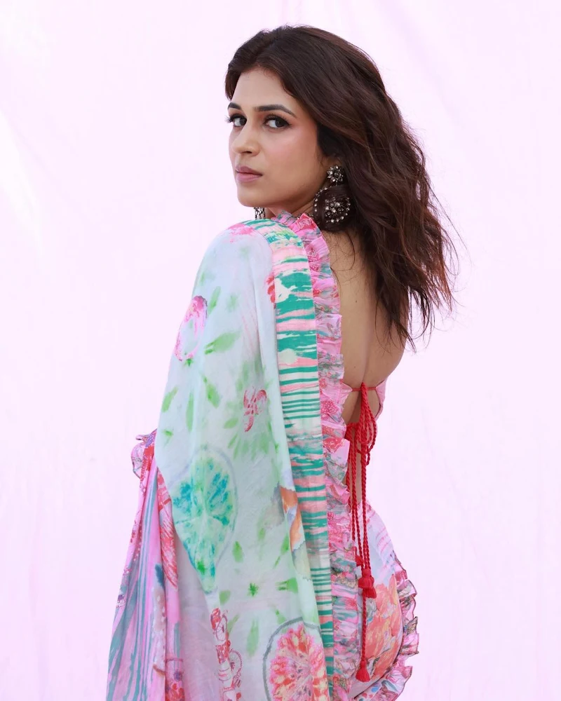 shraddha das saree backless pink blouse