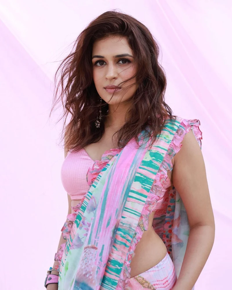 shraddha das saree cleavage pink blouse