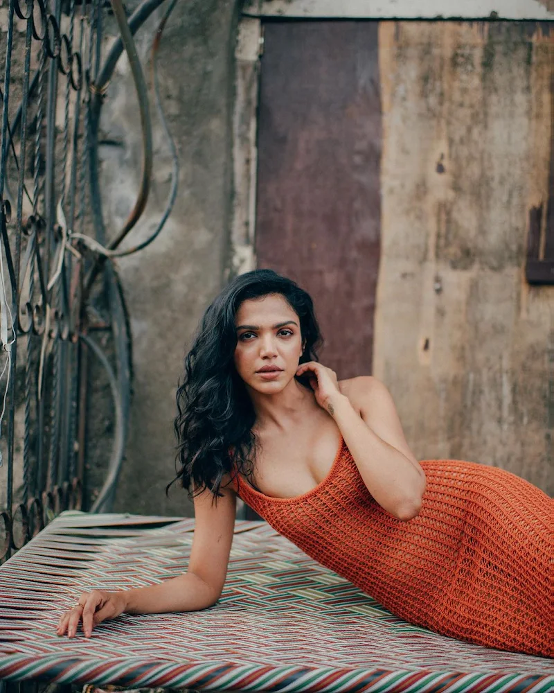 shriya pilgaonkar cleavage orange dress