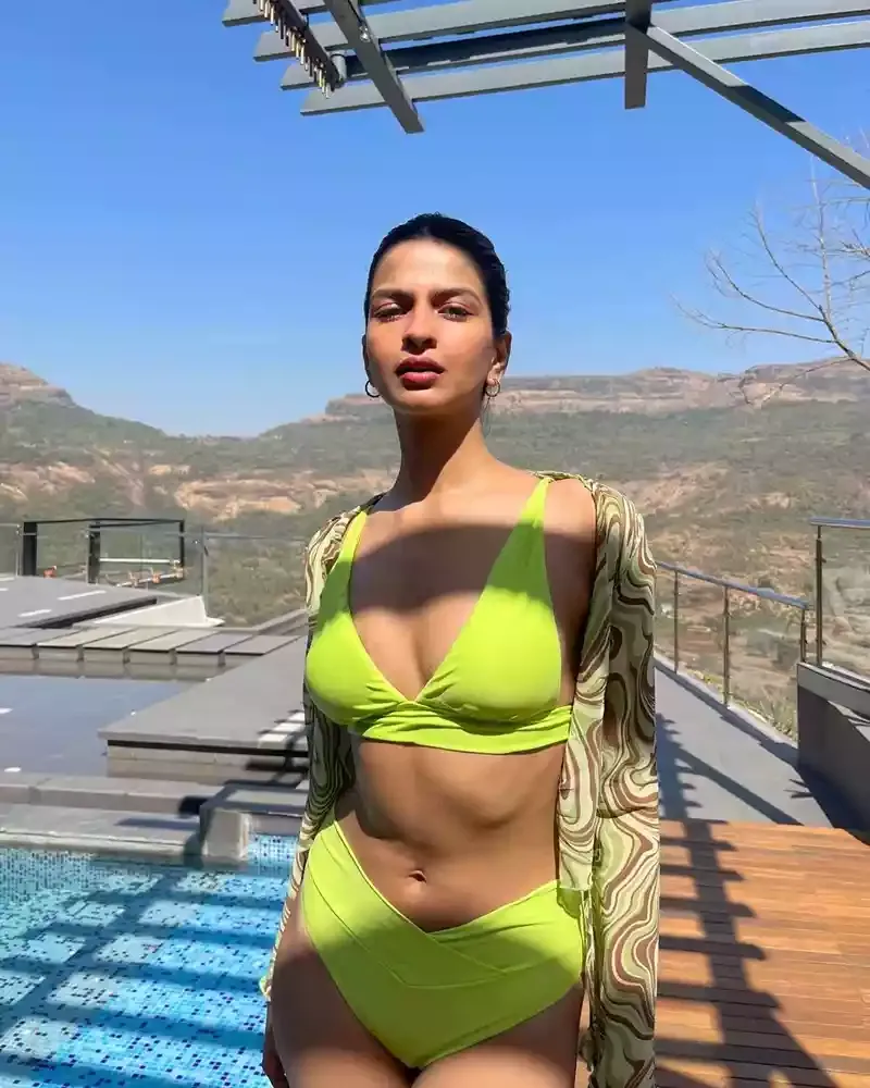 shruti chauhan in bikini indian actress