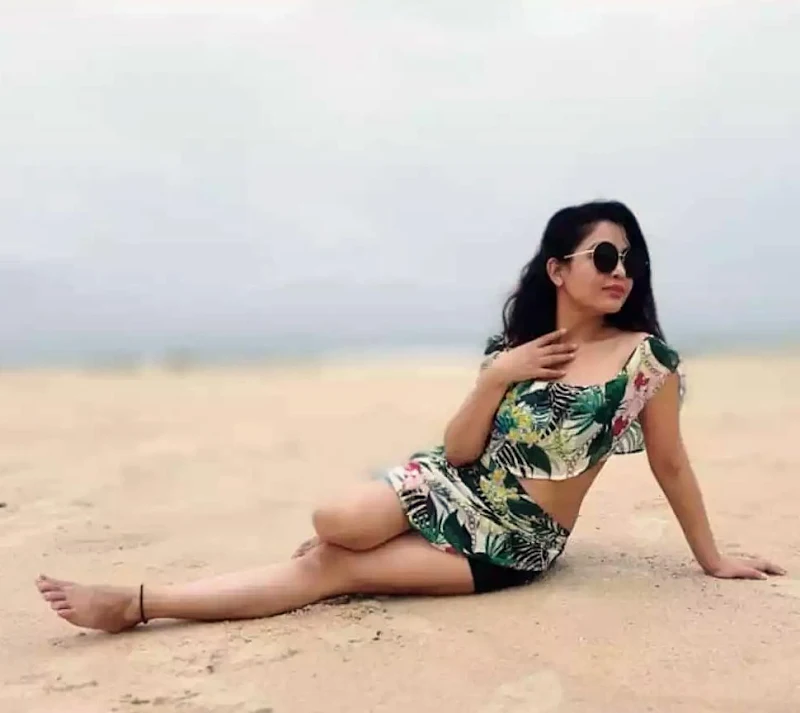 Shubhangi atre sexy legs angoori bhabhi hot actress