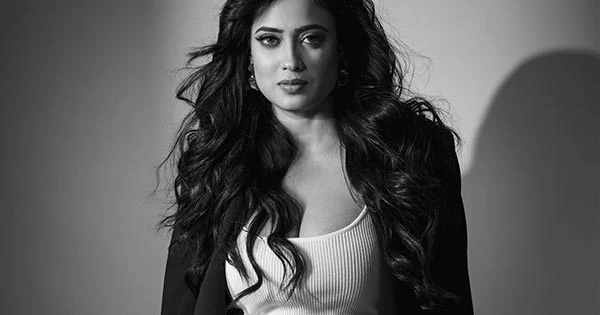 Shweta Tiwari turned the heat up with these monochromatic shots – see now.