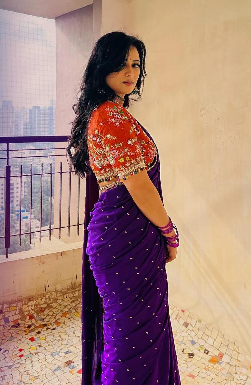 shweta tiwari purple saree hot tv actress