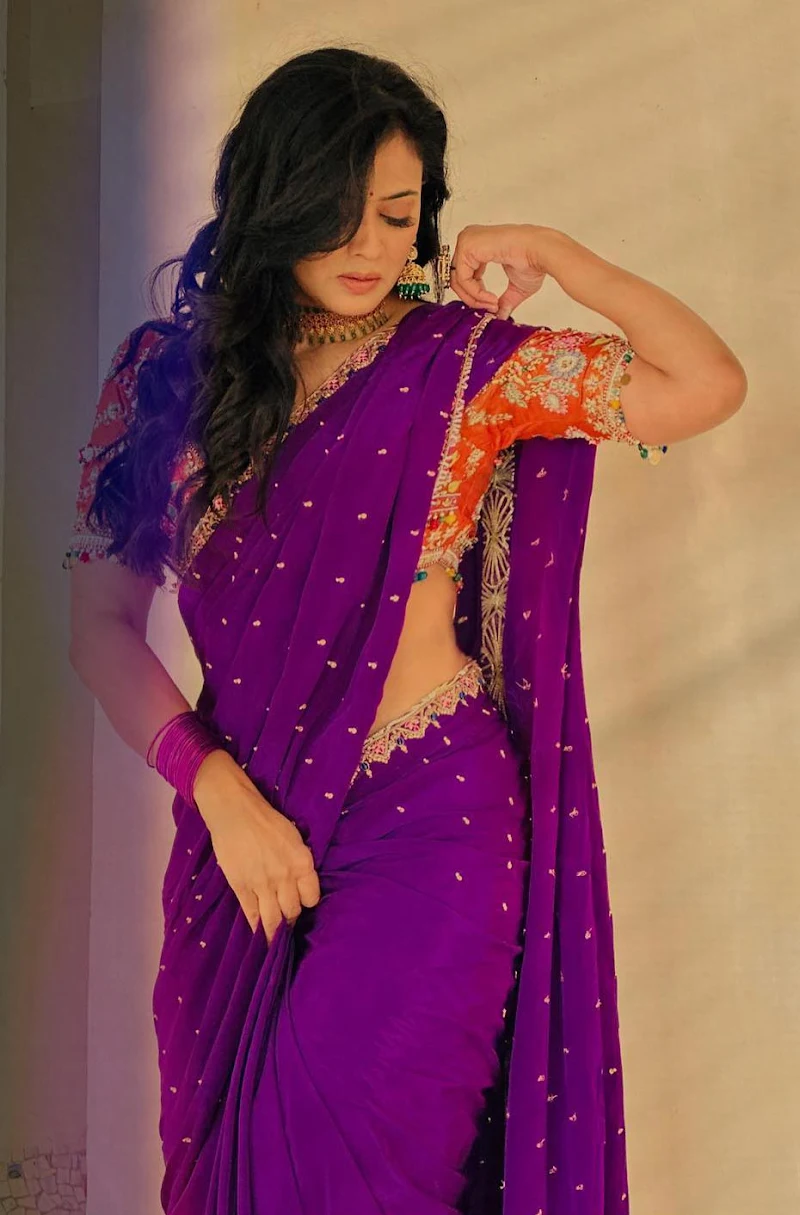 shweta tiwari purple saree hot tv actress