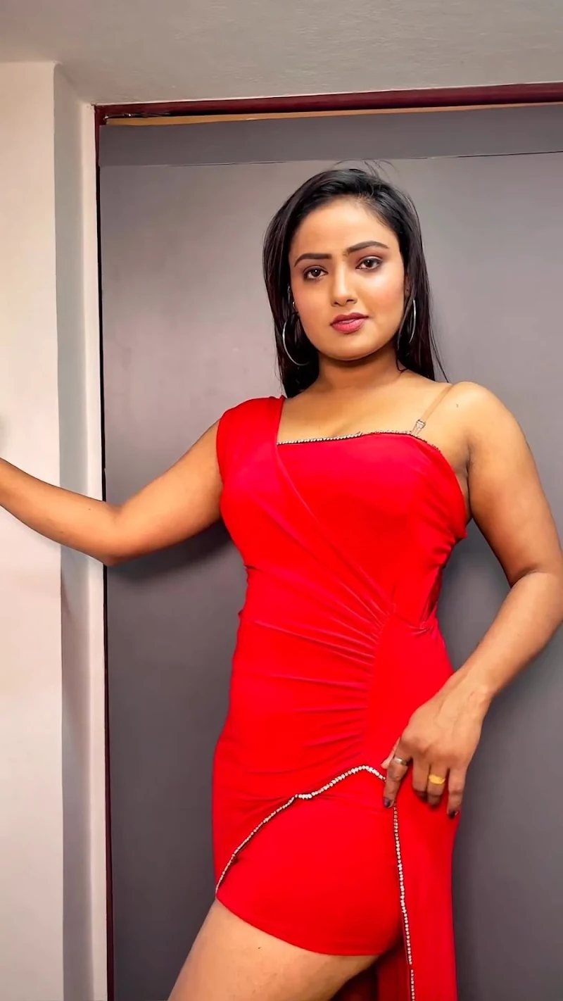 shyna khatri cleavage red dress pehredaar actress