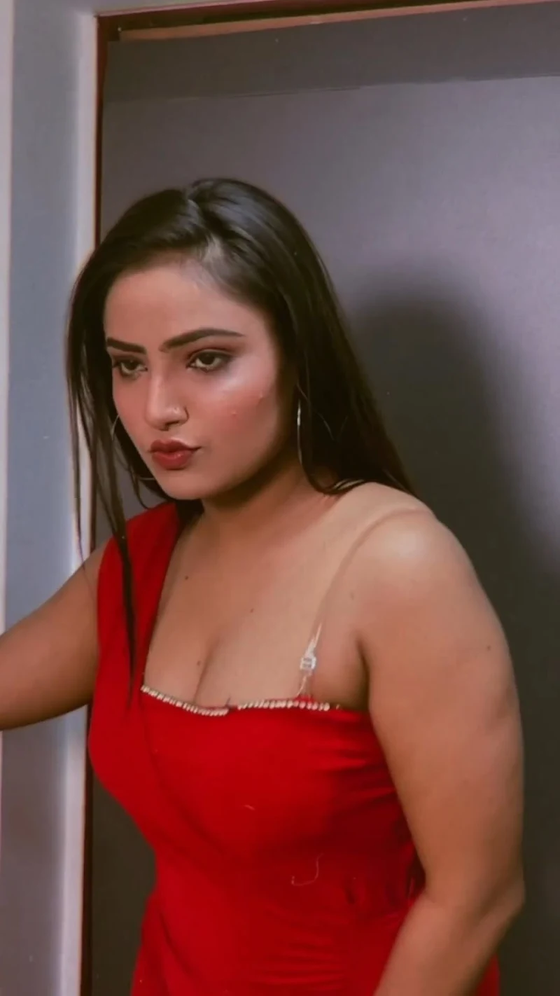 shyna khatri cleavage red dress pehredaar actress