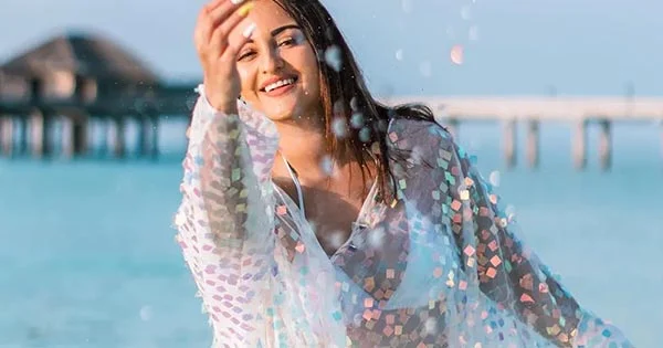 Sonakshi Sinha in white bikini top – finally shows her sexy bold avatar. See hot viral photos.