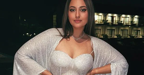 Sonakshi Sinha flaunts her curvy figure in this stylish bodycon attire – see now.