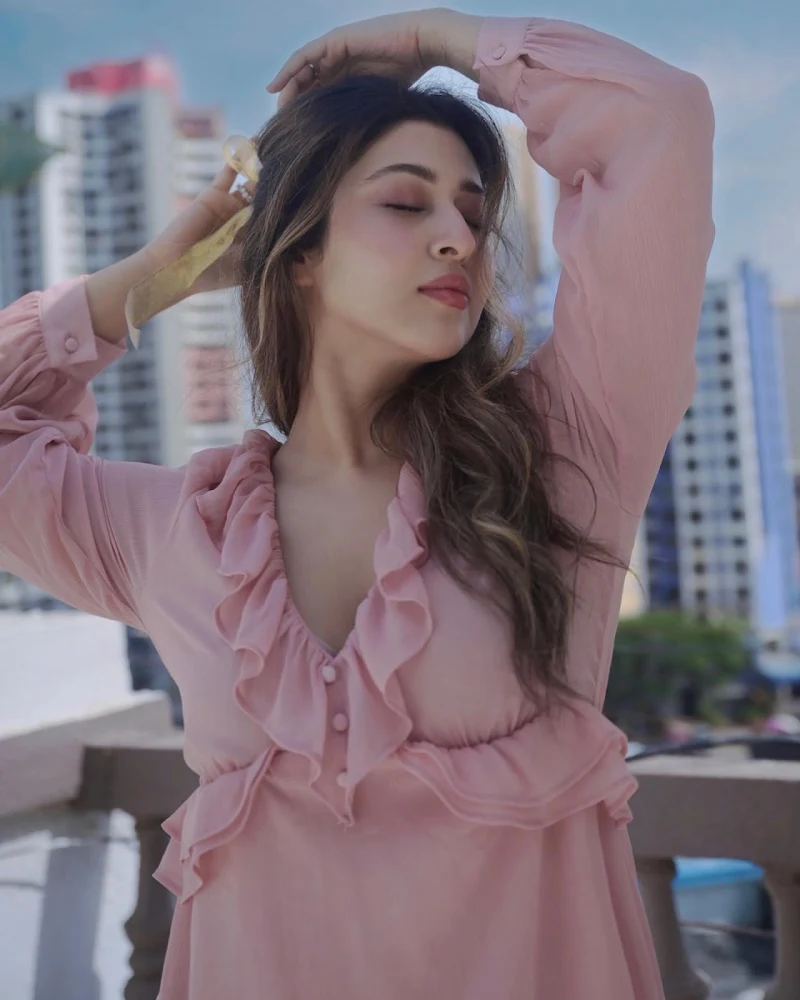 Sonarika Bhadoria cleavage pink outfit hot tv actress