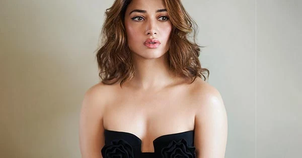 Tamannaah in this stylish black outfit wowed fans with her oozing hotness – see now.