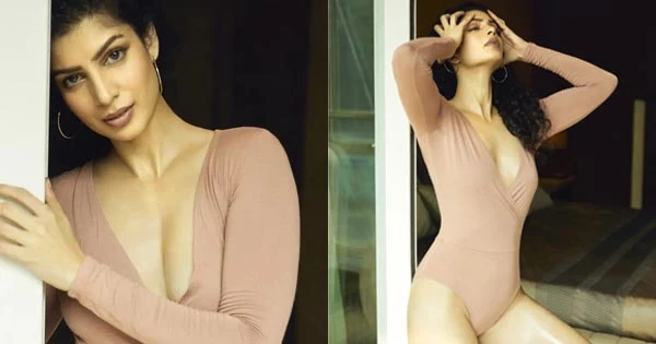 Tina Desai in bodysuit flaunts her fine sexy toned figure – see pics.