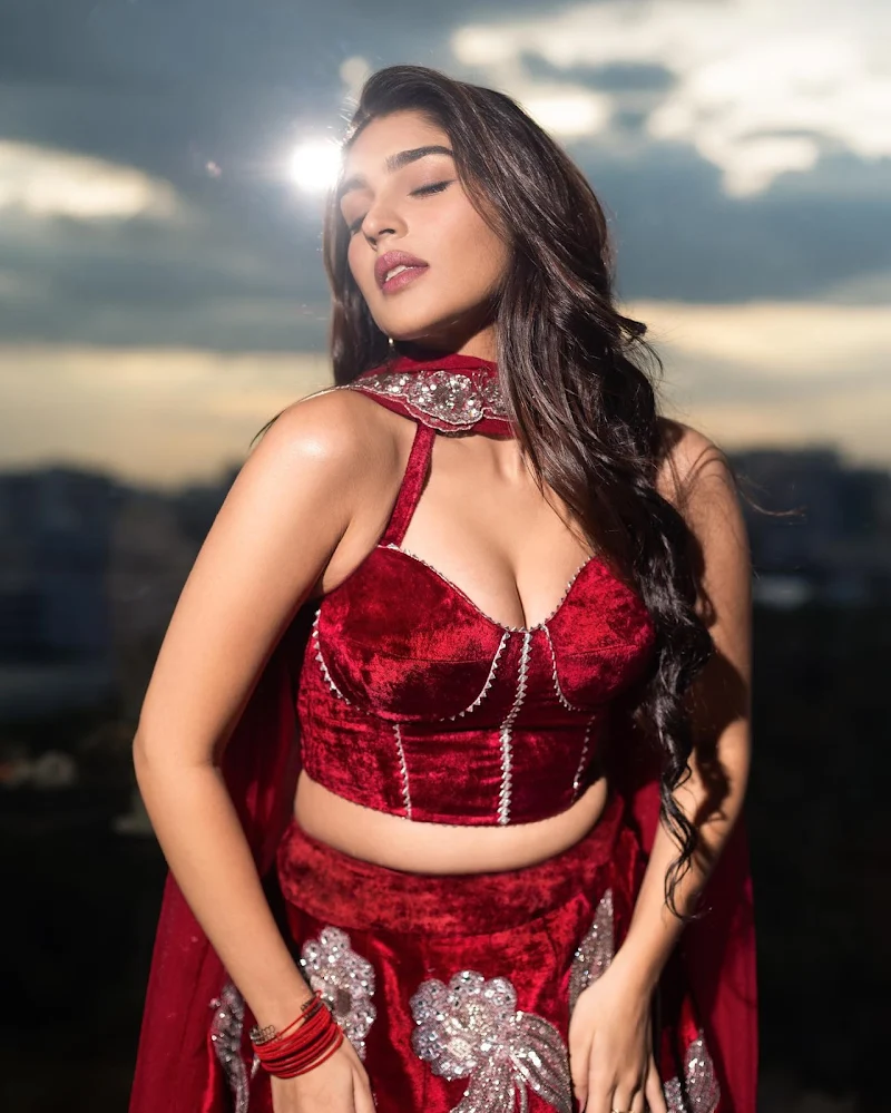 yukti thareja cleavage red outfit indian model