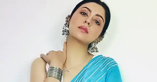 neha sargam blue saree mirzapur saloni bhabhi