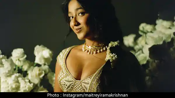 Maitreyi Ramakrishnan cleavage lehanga never have i ever actress