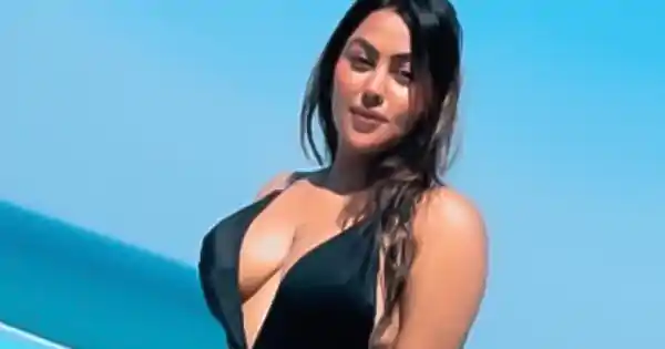 Samira Kazi in black swimsuit – Fashion Influencer set temperature soaring.