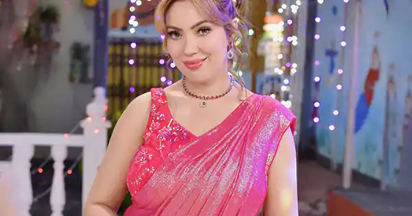 Munmun Dutta in shimmery pink saree looked stunning – see Babita Ji win fans.