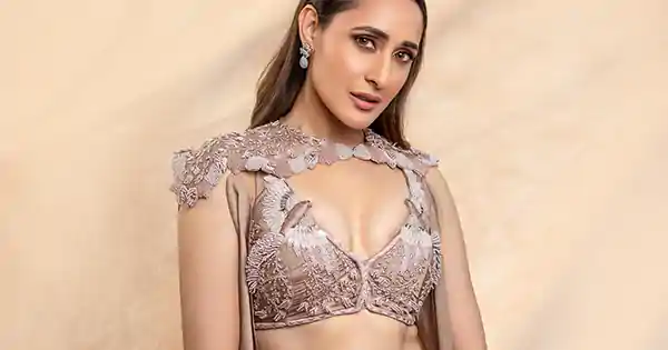 Pragya Jaiswal raised the temperature in this stylish attire flaunting her fine midriff.